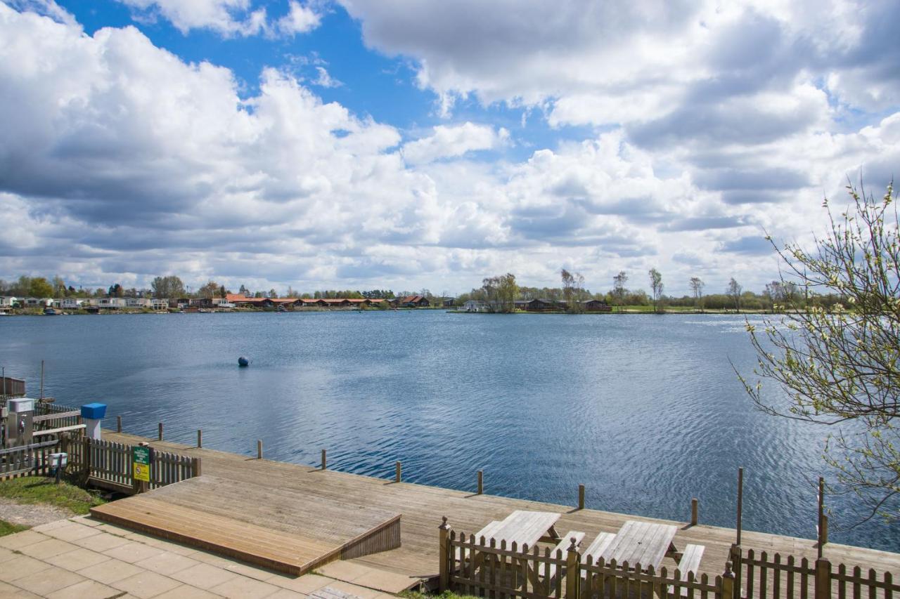 Lakes Country Park *